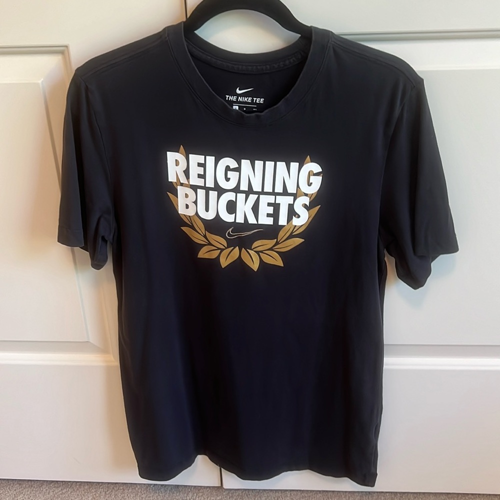 Men’s Nike Tshirt, size small